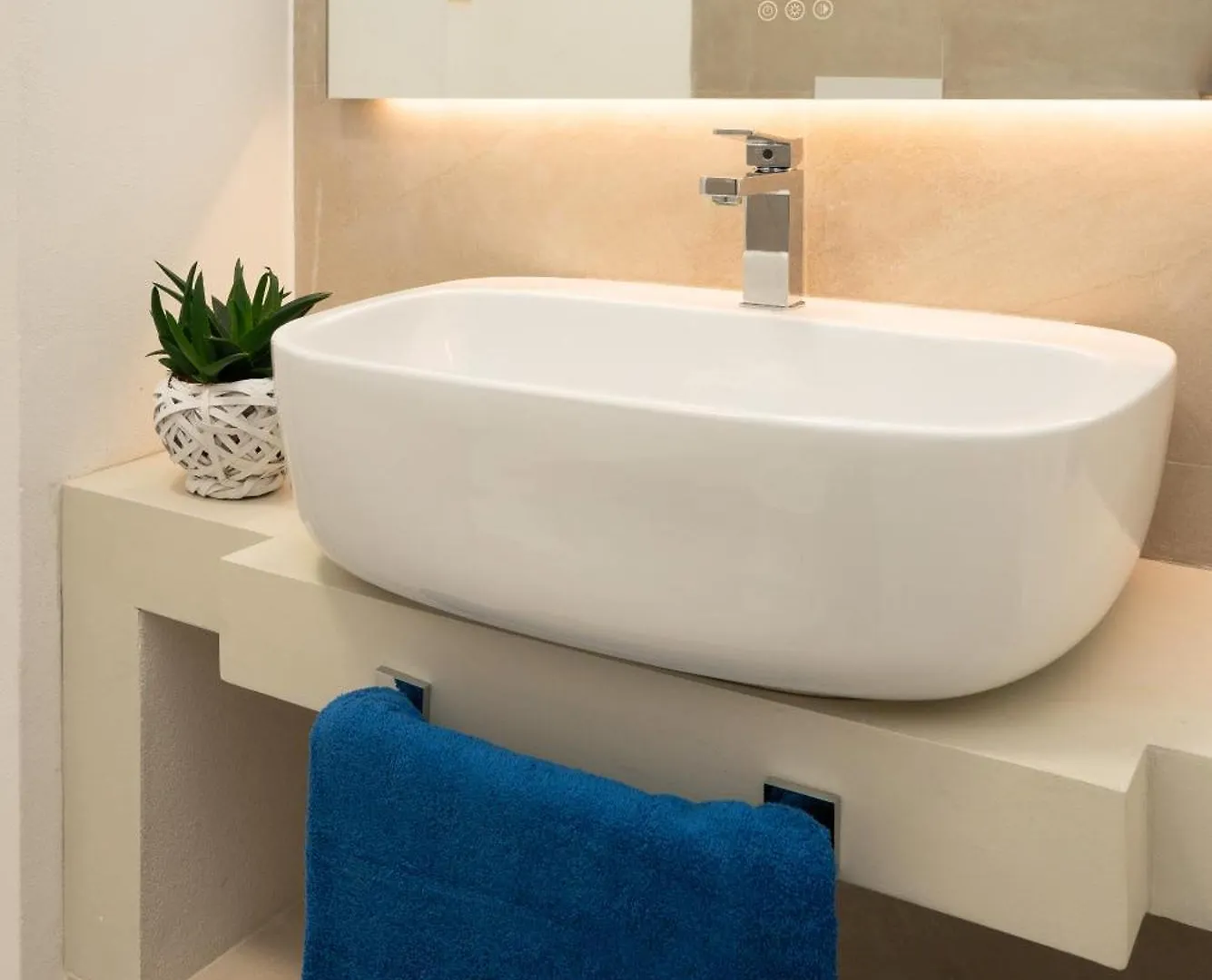 Ortigia Courtyard Apartment By Ortigia Apartments Syracuse