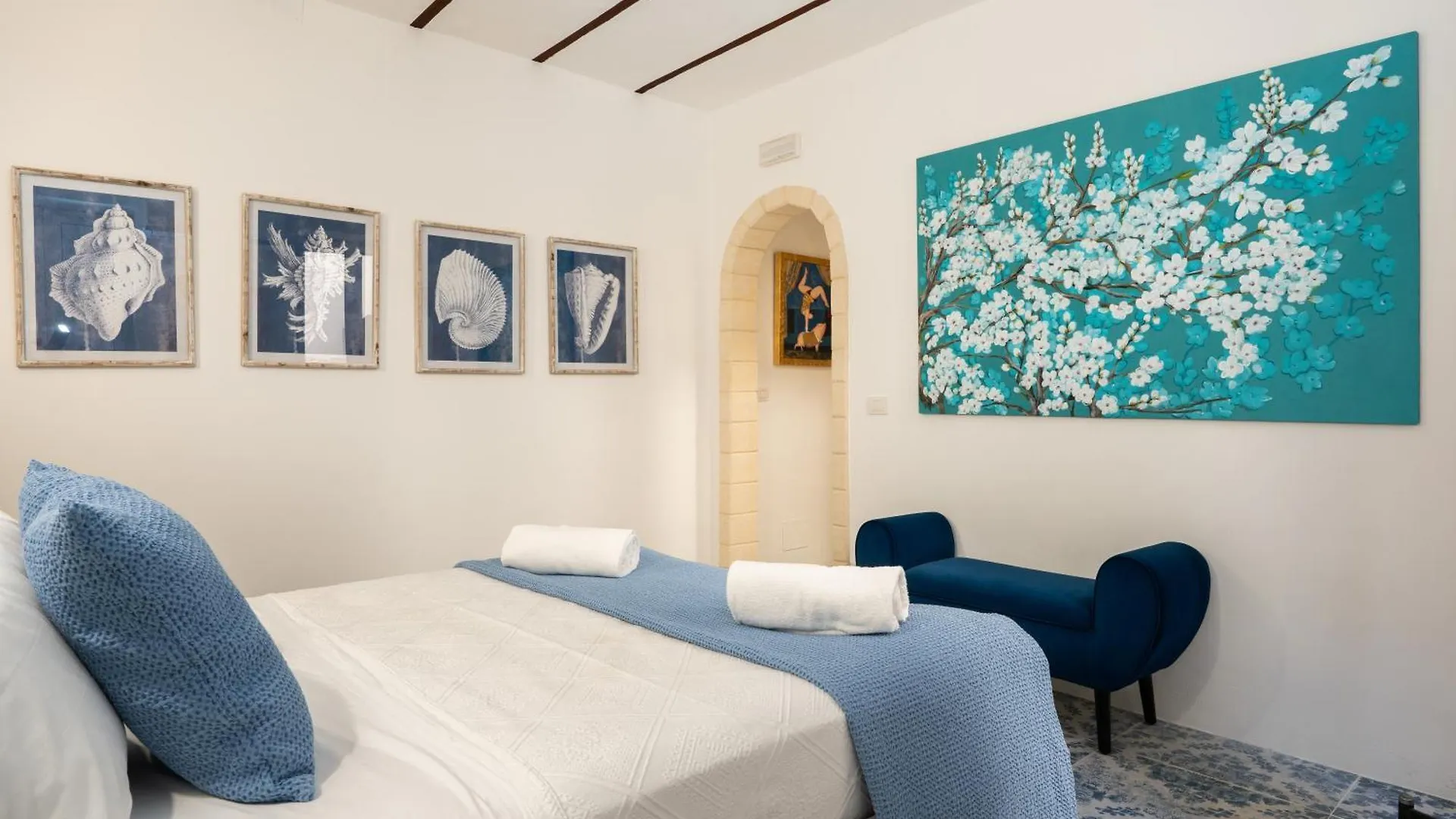 Ortigia Courtyard Apartment By Ortigia Apartments Syracuse