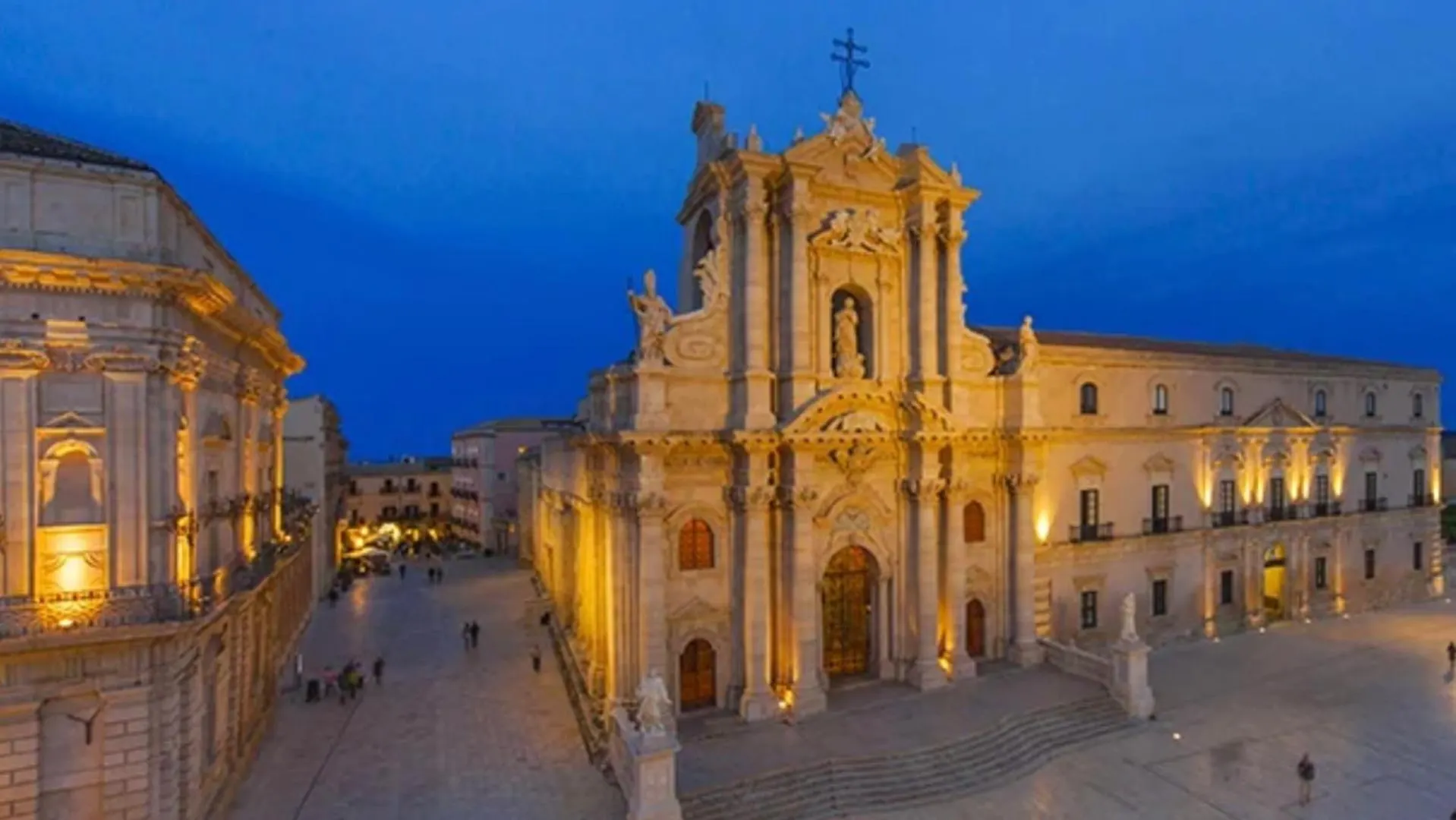 Ortigia Courtyard Apartment By Ortigia Apartments Syracuse