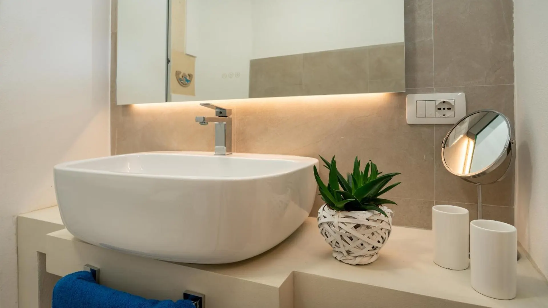 Ortigia Courtyard Apartment By Ortigia Apartments Syracuse