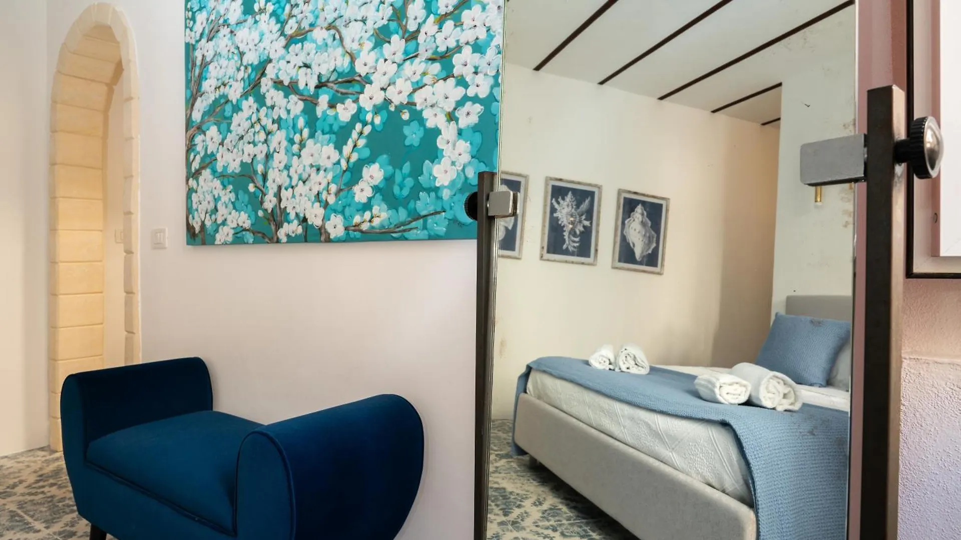 Ortigia Courtyard Apartment By Ortigia Apartments Syracuse